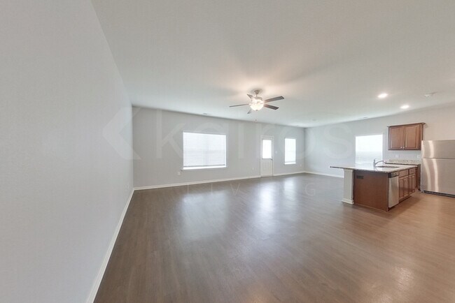 101 Mayflower Cir