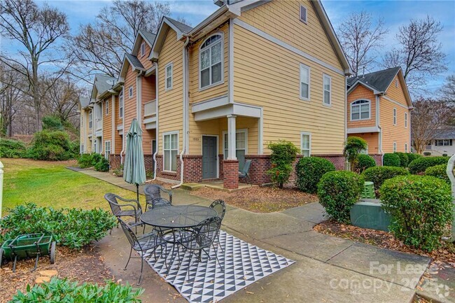 Building Photo - 1553 Pecan Ave Rental