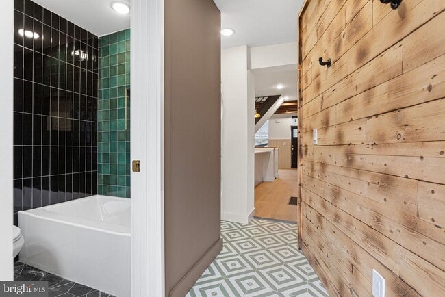 Photo - 2341 Belgrade St