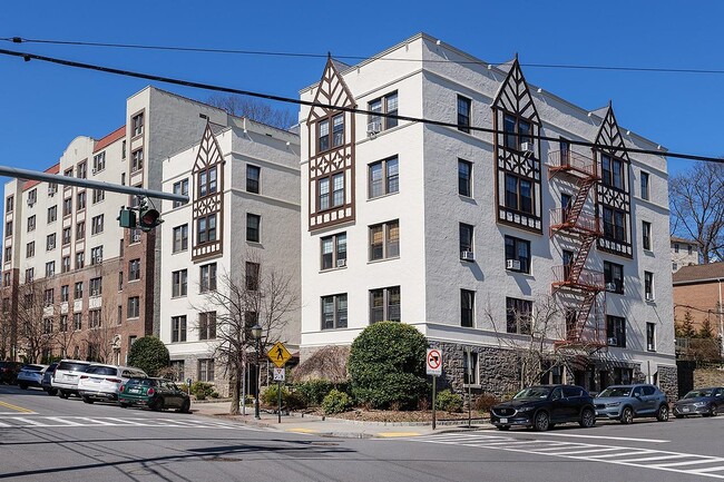 Building Photo - 26 Pondfield Rd Unit 4C Rental