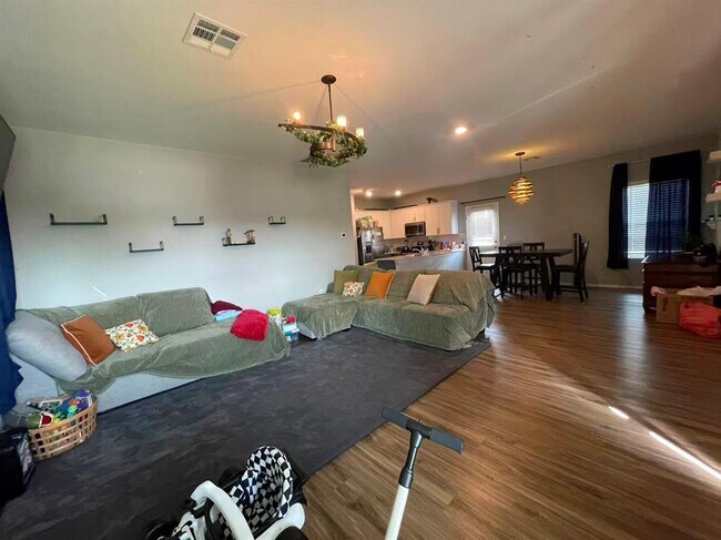 Photo - 2321 Forgetmenot Ln