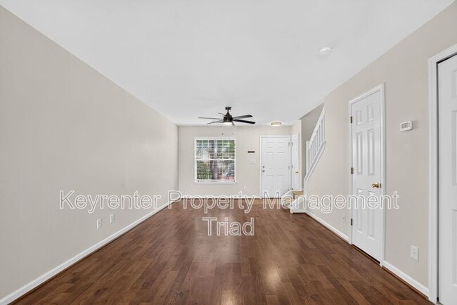 Photo - 104 Tannenbaum Cir