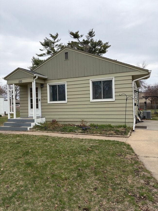 Building Photo - Charming Two-bedroom house