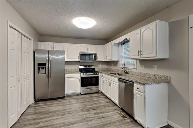 Photo - 360 Warrenton Dr