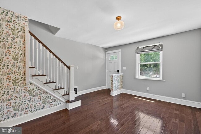 Photo - 1705 Montrose St