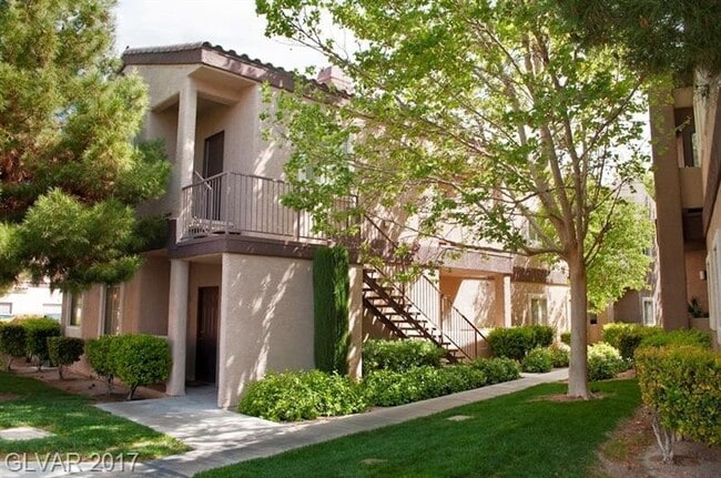 Building Photo - ? Wonderful 1-Bedroom Condo with Garage & ... Unit 2156