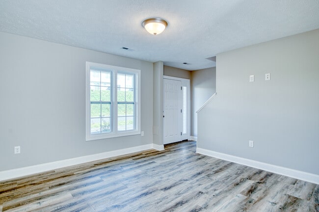 Photo - 150 Twisted Oak Dr NW