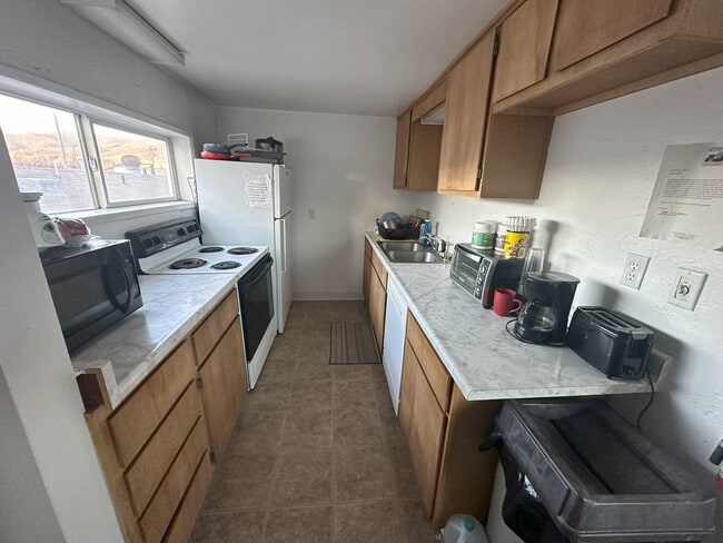 Photo - Shared Apartment For Rent Unit H