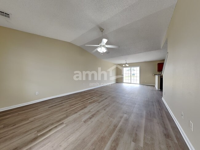 Photo - 15 Beacon Ln