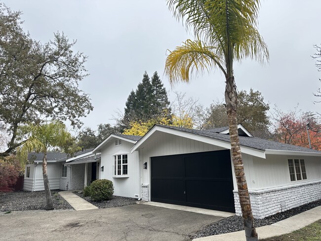 Photo - 2610 Walnut Blvd