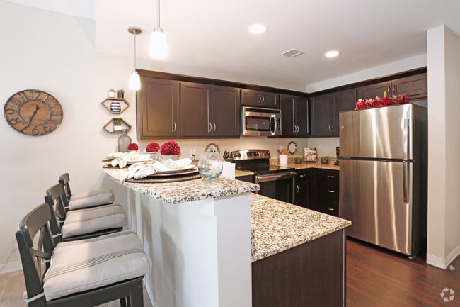 1BR, 1BA - Saratoga