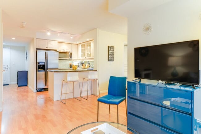 Photo - 214 Adelaide St W Unit ID1034891P