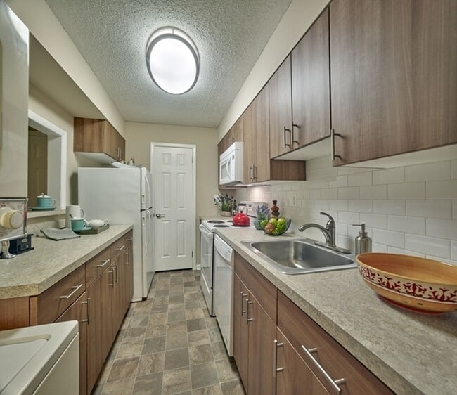 The Villager at Barton Run Apartments Marlton, NJ