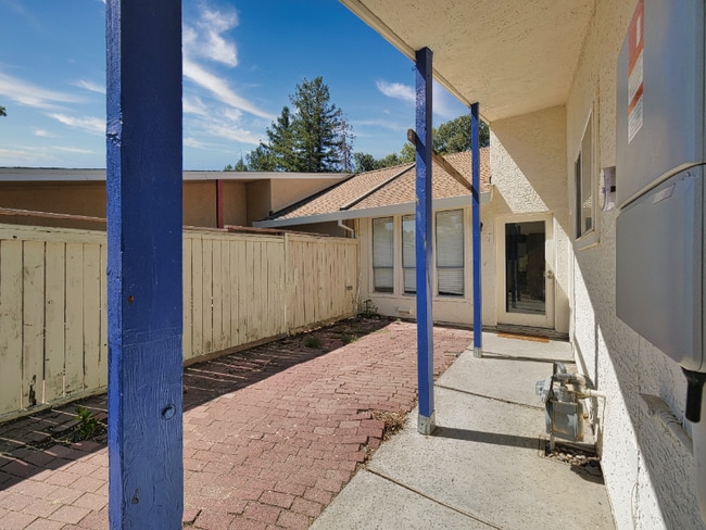 Photo - 1937 Gauguin Pl