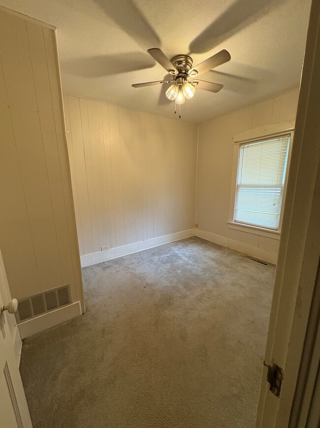 Photo - 614 W 3rd Ave