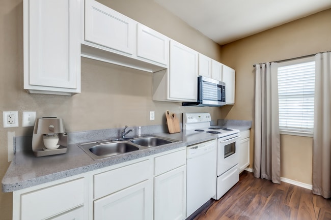 Photo - 3518 8th Ave Unidad 3518