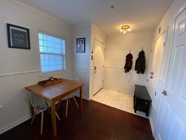 Photo - UPDATED 2BD/1BA Condo- PRIME UPTOWN LOCATION! Available 5/5/26!