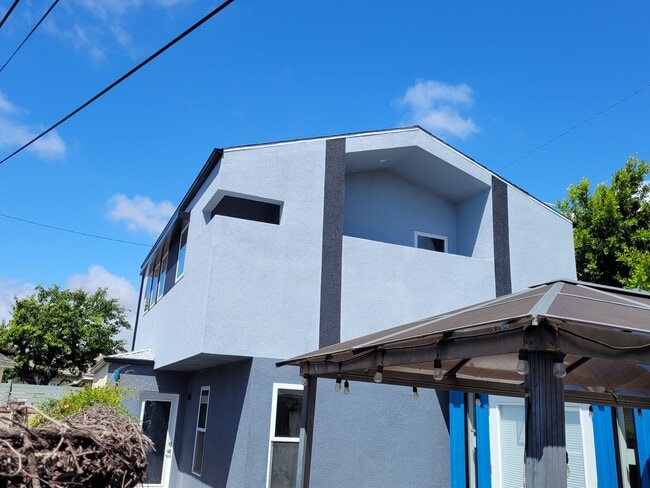 Detached 2nd Floor ADU with complete Privacy - 3355 Virginia Ave Unit #B