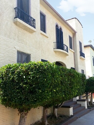 Photo - 400 Witmer St