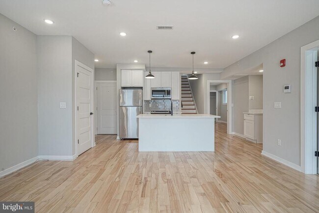 Photo - 1710 Cambridge St Unidad 8