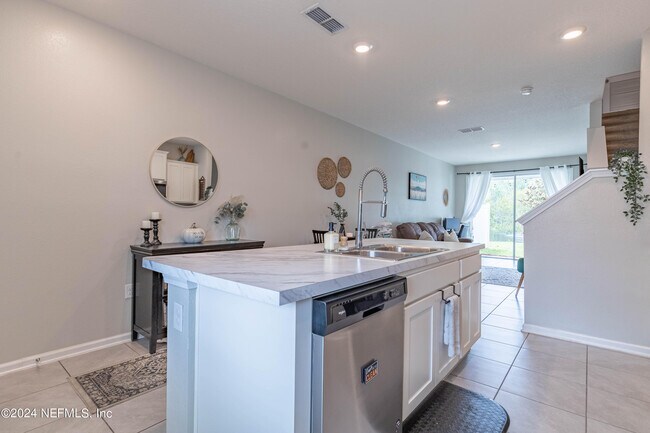 575 Oakleaf Plantation Pkwy