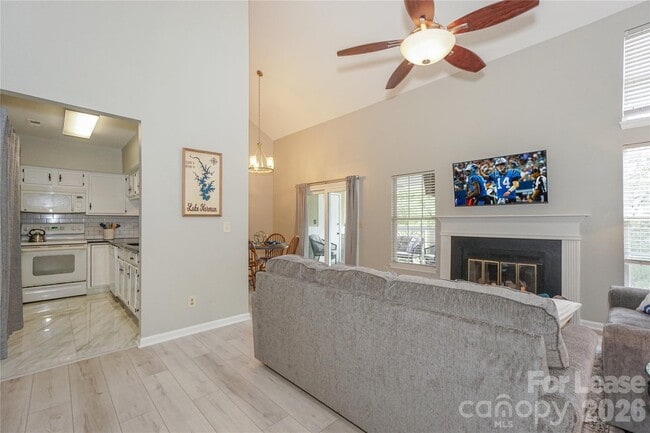 Photo - 20105 Henderson Rd Unit E