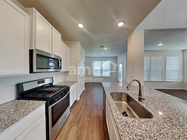 Photo - 2708 Geronimo Creek