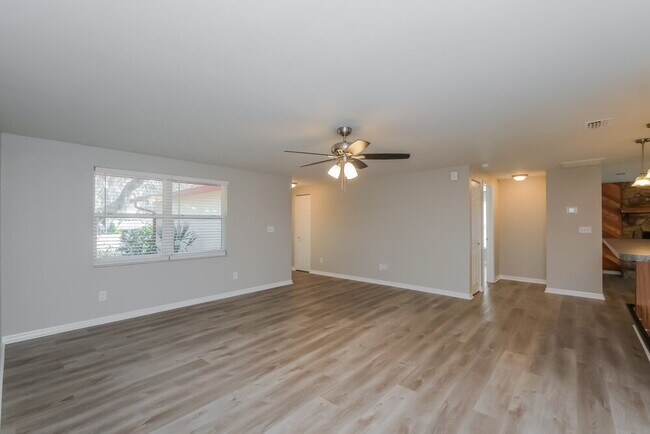 4107 Canoga Park Dr