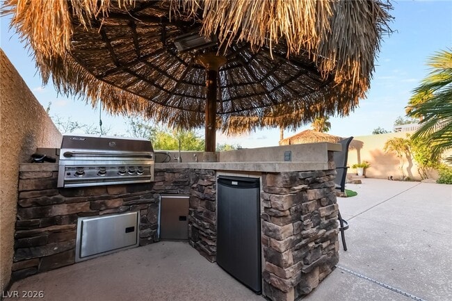 Photo - 2676 Lochleven Way