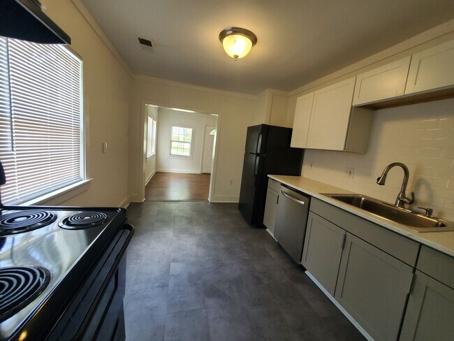 Photo - 2577 Eastwood Dr