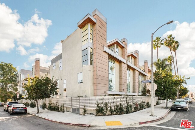 Photo - 5806 Waring Ave Unit 3