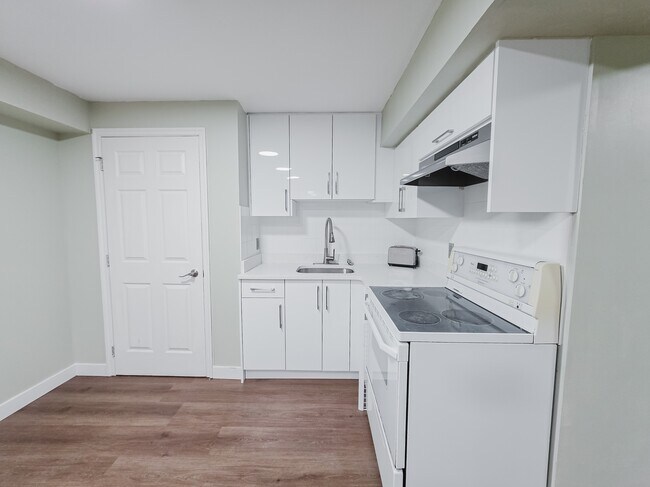 Photo - 346 Saddlebrook Way NE