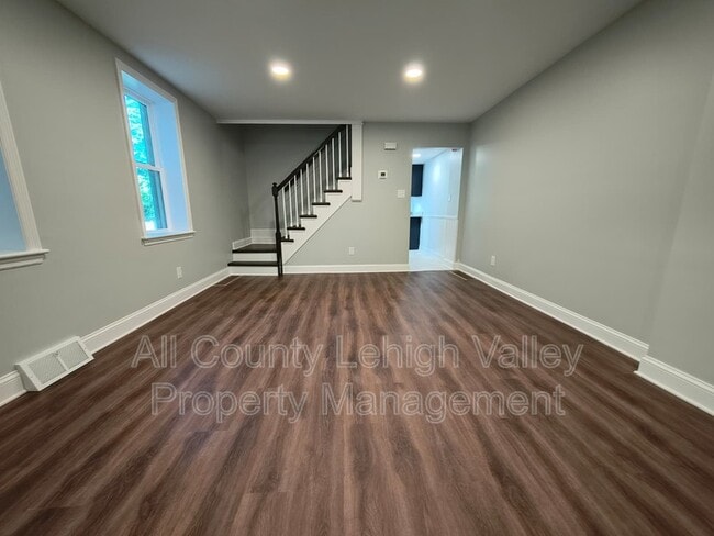 Photo - 20 E Prospect St