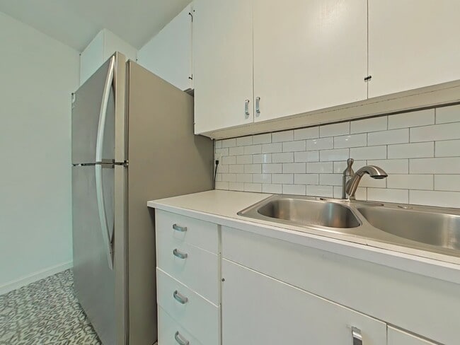Photo - 2 Bedroom Duplex ~ Close to 9th Street Unit 930 NW Sequoia