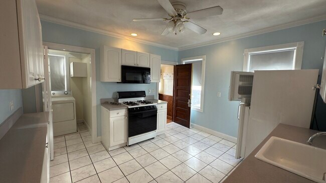 Photo - 18 Bigelow St Unit 3