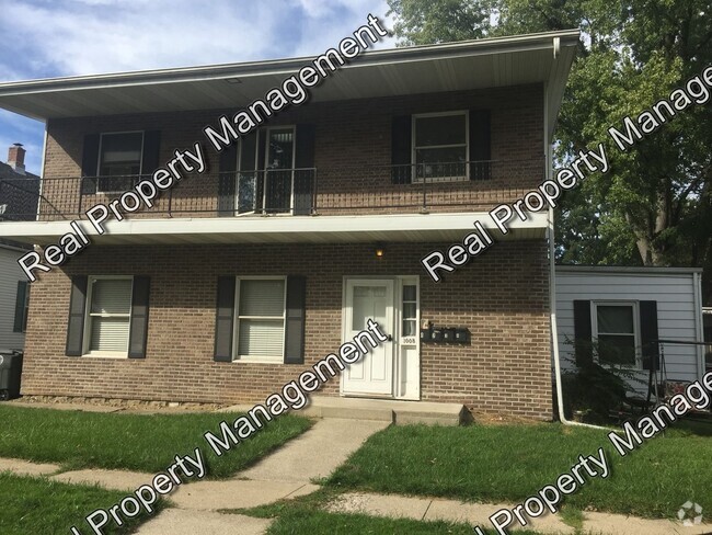 Building Photo - One Bedroom Apartment