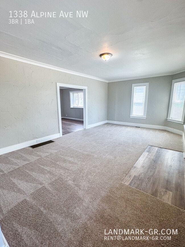 Photo - 1338 Alpine Ave NW
