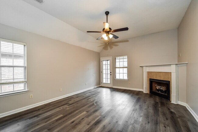 Photo - 8238 Regal Bend Dr