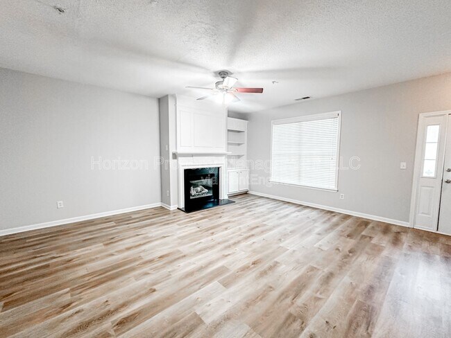 Photo - 139 Riverstone Commons Cir