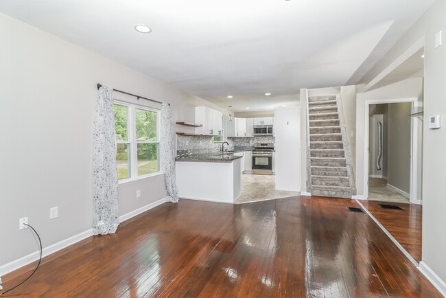 Photo - 243 Ridgeway Rd