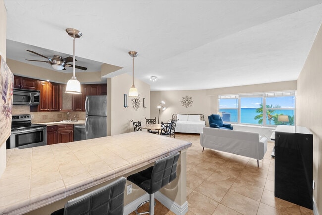 Building Photo - 3700 Galt Ocean Dr Unit 409