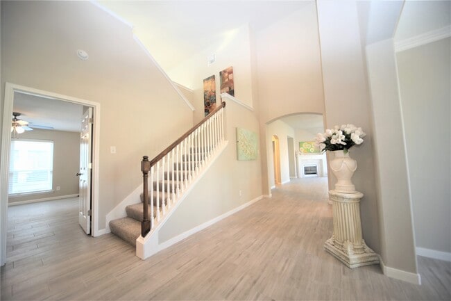 Photo - 9935 Wing St