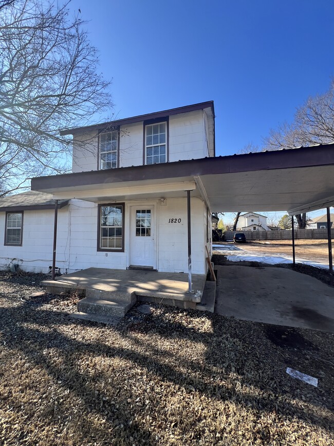 Photo - 1820 S Perkins Rd House