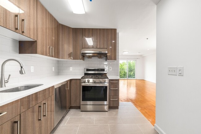 Photo - 718 23rd St Unit 3