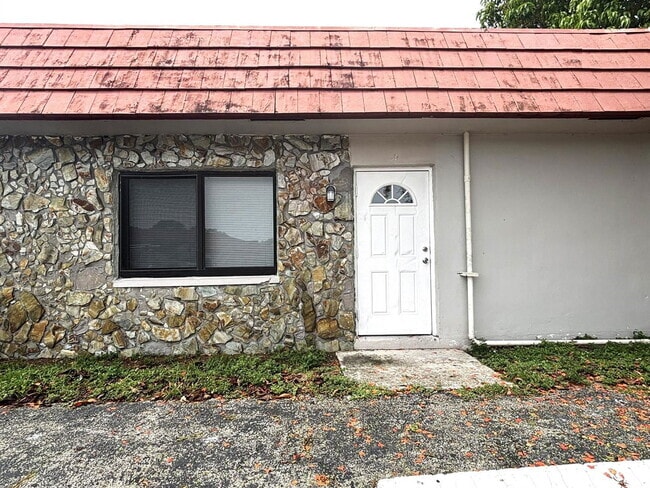 Building Photo - 7635 SW 10th St Unit A Rental