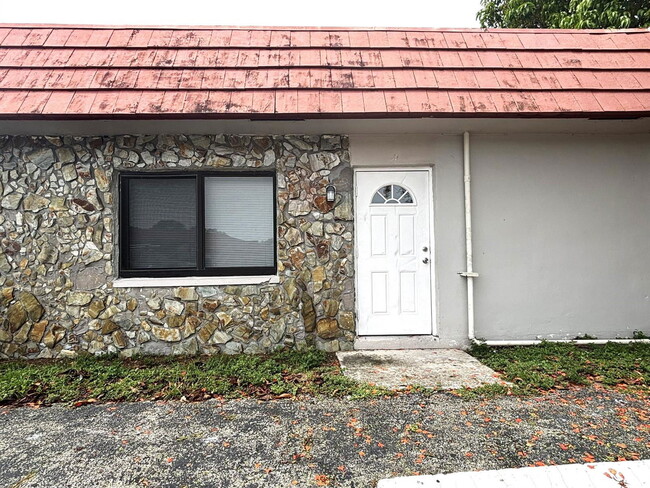Building Photo - 7635 SW 10th St Unit A Rental