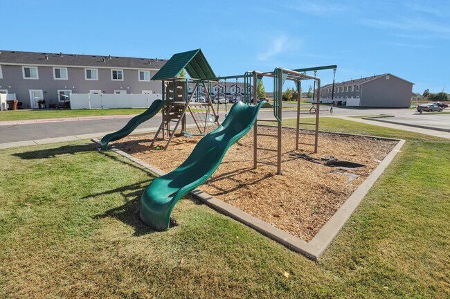 Photo - 237 W 1950 N