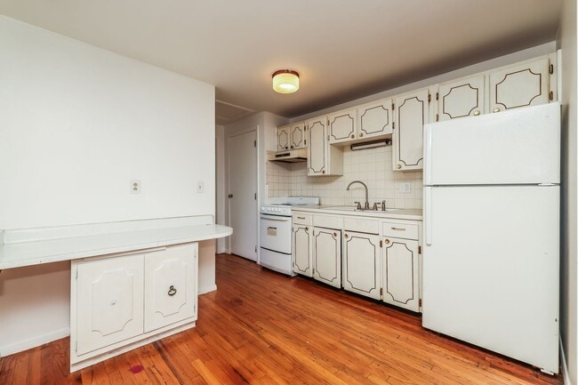 Photo - 3611-3625-3625 Charlotte Dr Unit 3623