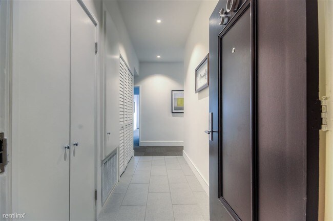 1818Thayer307208_BIG-7 - Thayer Avenue Apartments