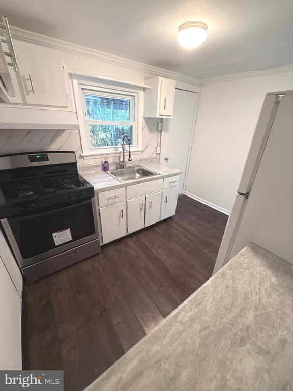 Photo - 804 E Russell St Townhome